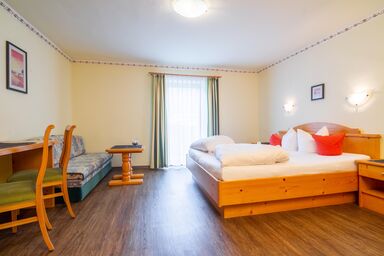 Alpenpension Elferblick - Doppelzimmer B Übernachtung, Dusche, WC