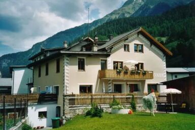 Chasa Clavuot, (Zernez).