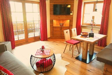 Gästehaus Schönfeld - Ferienwohnung Geigelstein  - Zwei-Raum-Wohnung 43m² mit Balkon und Bergblick