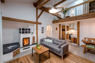 Wastleicherhof - Strohkammer 110qm, 2 Schlafzimmer, Sauna, Kamin, Galerie mit Balkon