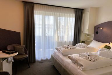 Pension Seeblick - Doppelzimmer mit Dusche/WC und Balkon bzw. Terrasse Seeseite (C)