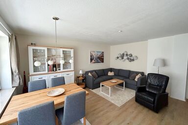 Appartement Unterbergblick - Drei-Raum-Appartement, 70qm, Dusche/WC, 2 Extra-Schlafräume, Küche, Terrasse