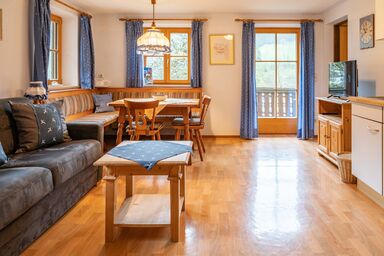 Haus Hirschpoint Ferienwohnungen - Ferienwohnung Steinberg, 1-3 Personen,43 qm,Balkon,Schlafzimmer+Wohnschlafzimmer