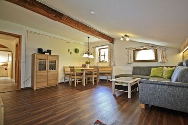 Stöcklhof - Ferienwohnung Morg´n-Liacht, 75 qm, 2 Schlafzimmer, Balkon und WLAN