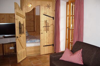 Huberbauernhof Ferienwohnungen - Ferienwohnung Bayern 62 qm bis 5 Personen, 2 Schlafhütten, 3 Schlafräume, Balkon