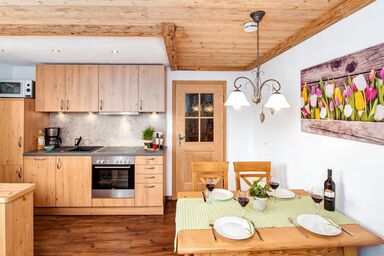 Holznerhof - Chiemgau Karte - Ferienwohnung Bauerngarten für 3 Personen, 2 Schlafzimmer, 48 m²