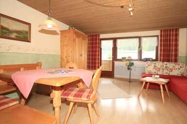 Heutauer Hof - Ferienwohnung 1, 100 qm, 3 Schlafzimmer, Südbalkon