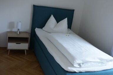 WuhrsteinHaus - Einzelzimmer 12 qm, mit Du/WC und Balkon