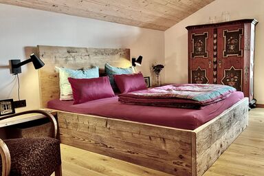 Ferienwohnung ChiemseeAlpenBlick - Ferienwohnung 1. Obergeschoss, 84 qm, für 2 Personen, Küche, 1 Wohn-Esszimmer, Balkon, weiteres Schlafzimmer gegen Aufpreis