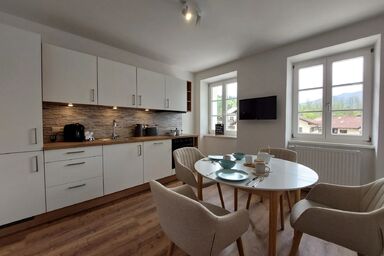 AlpenLodge Berchtesgaden - Ferienwohnung 1, 80qm mit Balkon und Bergblick