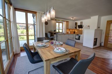 Ferienhaus Naturzauber - Chiemgau Karte - Ferienhaus bis 4 Personen, 2 Schlafzimmer, Terrasse und Balkon, 90m²