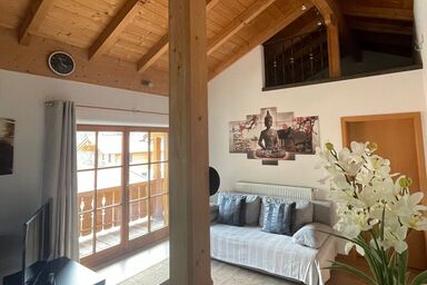 Ferienwohnung Ice Arena View - Chiemgau Karte - Ferienwohnung für 2 Personen, 1 Schlafzimmer, Balkon, 55 m²