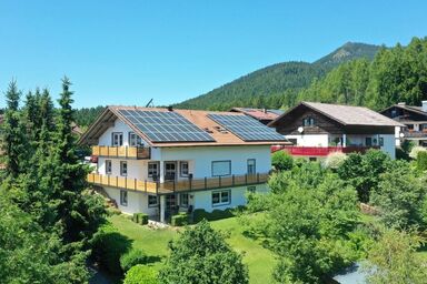 Ferienhaus Wellisch - FeWo  2, Zirbe, 100 qm mit Wohnzimmer