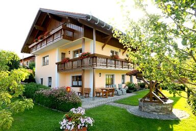 Ferienwohnungen Leithenwald - Ferienwohnung Falkenstein mit 2 Schlafzimmer mit je Dusche/WC