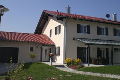 Ferienhof Nirschl - Ferienwohnung Abendrot (55qm) mit Garten und Wellness-Bereich