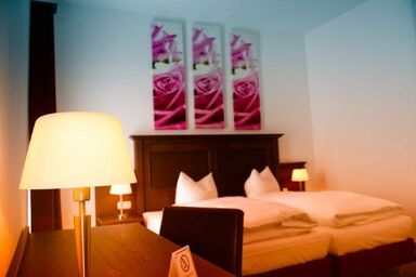 Himmel-Landshut GmbH Hotel-Restaurant-Cafe - Einzelzimmer mit Flachbild-TV und kostenfreies WLAN