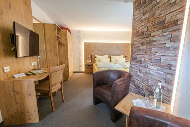 Waldgasthof Lorchenmühle UG - Komfort-Doppelzimmer mit Balkon oder Terrasse
