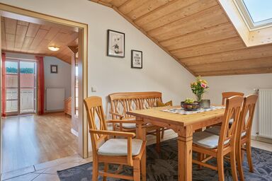 Ferienwohnung Schaupp - Ferienwohnung (80qm) mit Balkon und drei Schlafzimmern