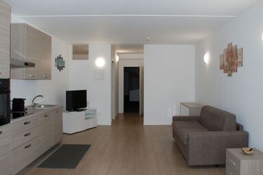 App. 704 - Charming Gardenview App. 102 .11