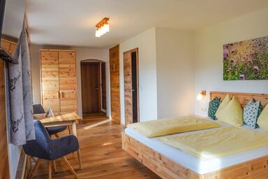 Brettmaisserhof - Familien-Zirbenzimmer "Schieferstein"