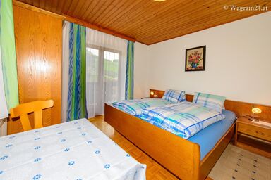 Schrahlehen.at - Dreibettzimmer mit Dusche, WC