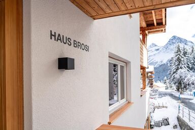 Haus Brosi - 3-Zimmer Ferienwohnung mit Balkon, 2 Schlafzimmer