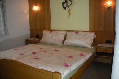 Haus Margit - Familie Georg Kitzbichler - Doppelzimmer mit Wohnecke, Du/WC,TV,Balkon