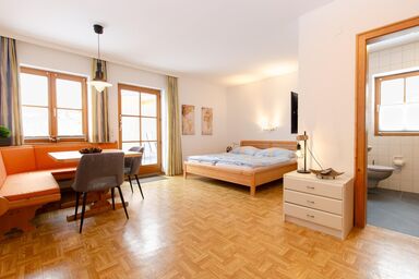 Haus Kurz - Nadine Kurz - 2-Zimmer-App./Bad/WC, Küche