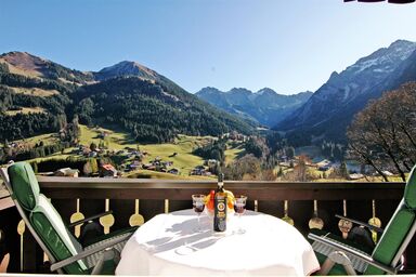 Ferienhaus Ahorn - Familie Greiner - Gipfelblick mit 2 Schlafzimmern
