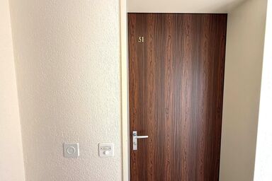 Royal 51 # - 4-Bettwohnung, Bad, WC