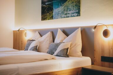 Frühstückspension Monika - Dreibettzimmer, Dusche, WC, Balkon, Kurzaufenthalt