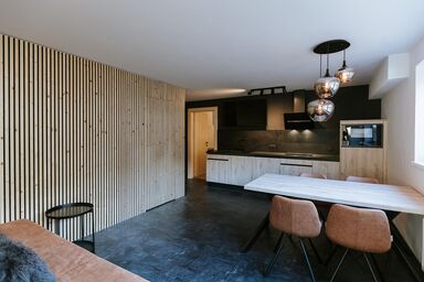 House 55 - Apart 55.2 Family Souterrain