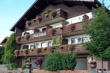 Geräumiges Ferienhaus in Rittsteig mit Privatem Garten