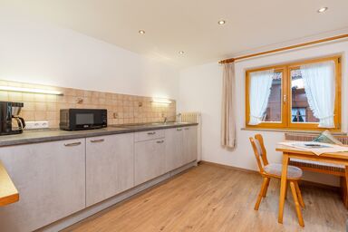Landhaus Gstatter - Ferienwohnung mit Balkon und Bergblick, 42 qm in zentraler Lage