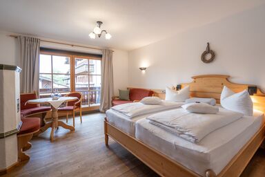 Beim Nuihausa - Komfort-Ferienwohnung 36 - 46 qm für bis zu 4 Pers. mit Dusche/WC, Küche, Balkon