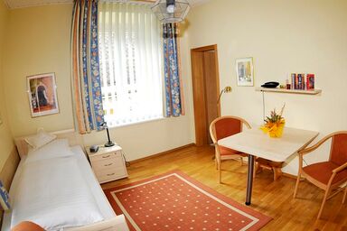 Haus Corona - Fewo Heuberg 25 qm für 1 Person mit Bergblick