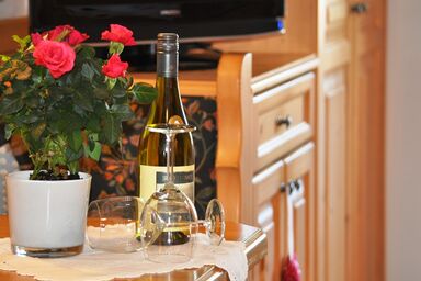 Gästehäuser Schwemmbauer - Doppelzimmer Komfort (3) mit Dusche/WC, Küchenzeile und Balkon