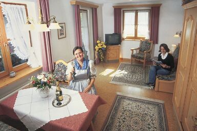 Gästehaus Lechner - Ein-Raum-Ferienwohnung 28qm, Dusche/WC, Küchenzeile, Balkon