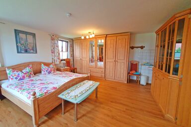 Dwingelo-Lütten Angela  Brandstätter Hof | Chiemgau Karte - Dreibettzimmer III - Du/WC auf Etage