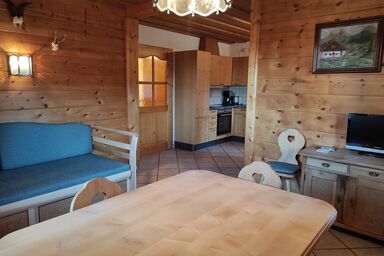 Unterwildenriederhof - Ferienwohnung Samerberg  für 2-4 Personen 1. Stock, Balkon, eigener Eingang, Wohn/Schlafraum, 1 Schlafzimmer, Küche