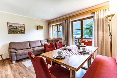 Gästehaus Hinterponholz - Ferienwohnung Nr. 4, 1-6 Personen, 115 qm, Südbalkon, TV, W-LAN, 3 Schlafzimmer