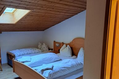 Pension Anötzlehen Murf - Vier-Bett-Zimmer mit Dusche und WC