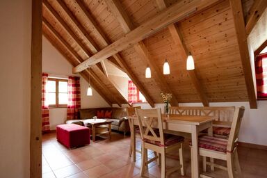 Pension Ober - inkl. Chiemgau-Karte - Ferienwohnung Gretel, 80 qm, 2 Schlafzimmer, Balkon und WLAN