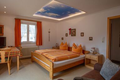Gästehaus Madsack - Chiemgau Karte - Doppelzimmer mit Dusche, WC und Balkon