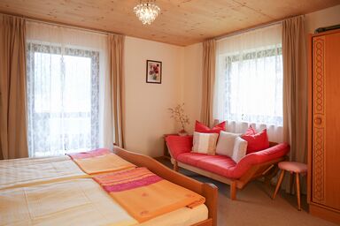 BioPension Krennleiten - Großes Doppelzimmer mit Dusche/WC Balkon