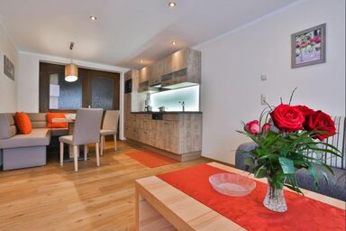 Ferienwohnung Haus Heimattreu - Ferienwohnung Nr.1  für 1 bis 4 Personen, 45 qm, mit Terrasse