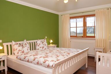 Ferienhof Dirnberg - 5-Sterne-Ferienwohnung mit Ostbalkon für 1 - 5 Personen, 75 qm