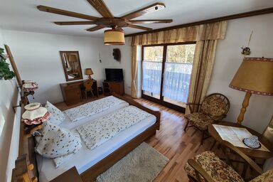 Alpenpension Bergidyll in Schönau am Königssee - Doppelzimmer mit Dusche/WC und Balkon oder Terrasse