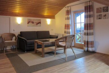 Ferienwohnung Enzinger - Ferienwohnung, 1-4 Personen, WohnZi, Küche, SchlafZi, Dusche/WC, Balkon