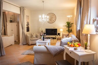 Ferienwohnung An der Therme - Ferienwohnung, 59 qm, Schlafcouch, separates Schlafzimmer, Terrasse